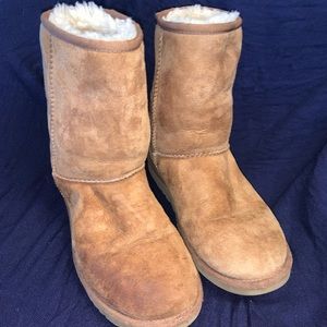 Tan Uggs